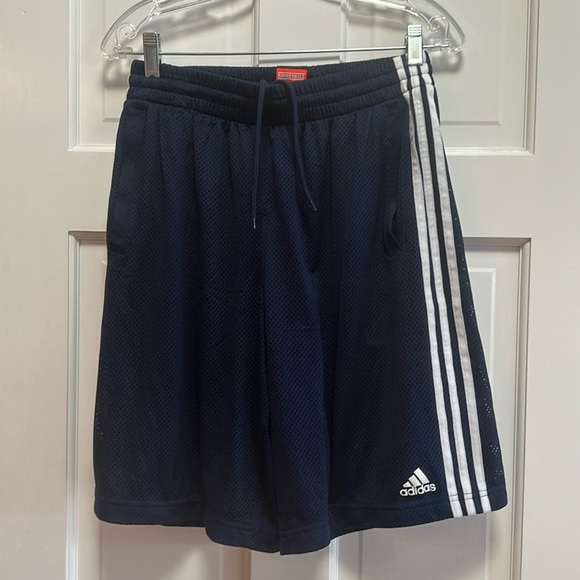 New drawstring shorts-smoke free home - Picture 1 of 2